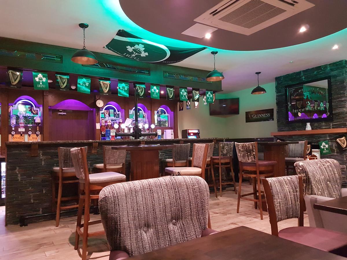 The Armada Inn 밸리머니 외부 사진